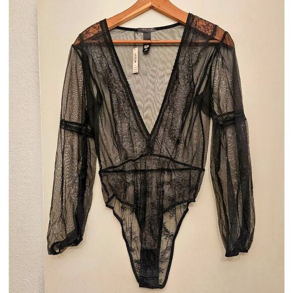 NWT Victoria's Secret Extremely Sexy Lace Bodysuit w/ Plunge Neckline: NYE Date - Picture 5 of 10